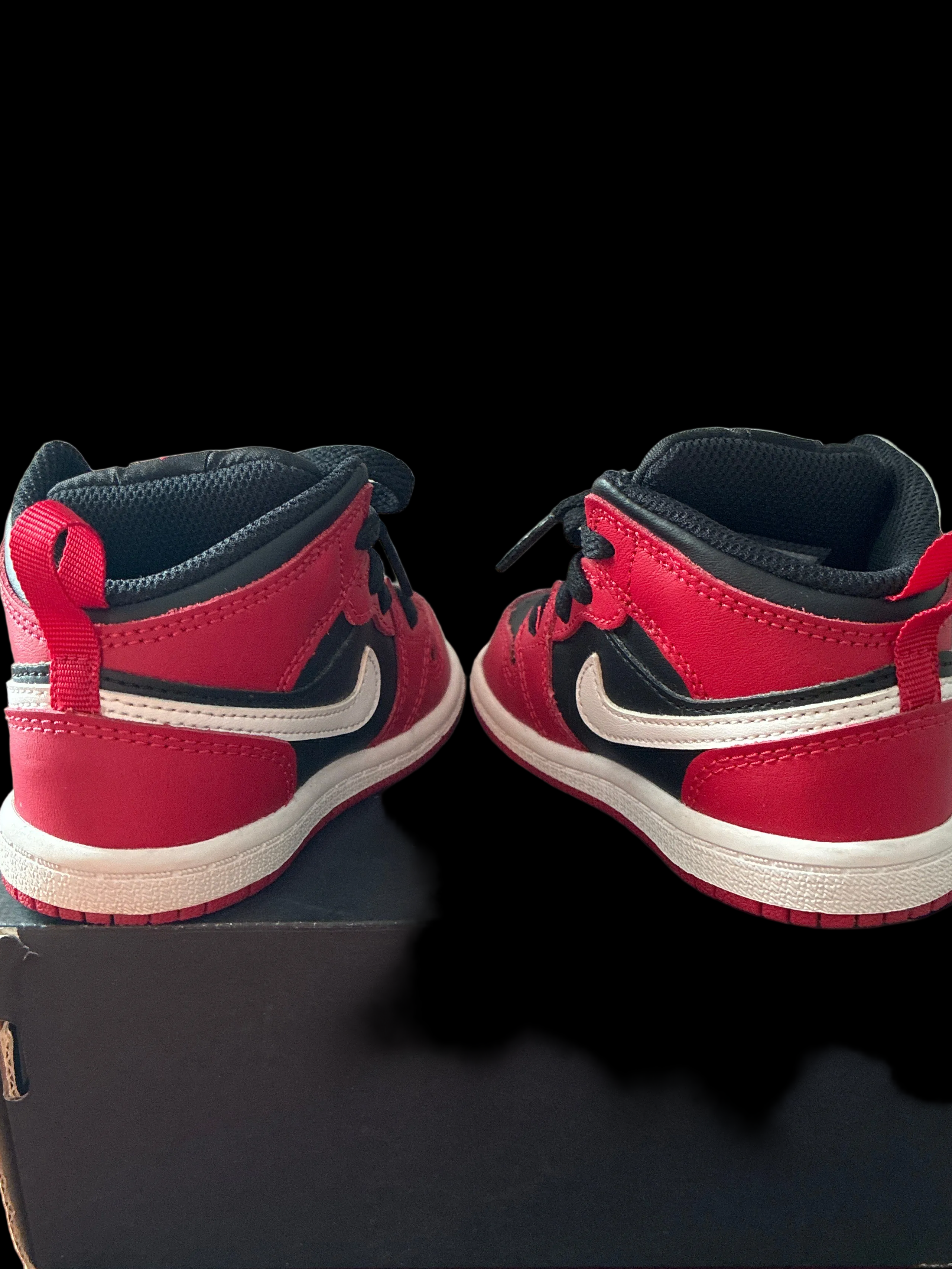 Jordan 1 Mid toddler shoes size 7c